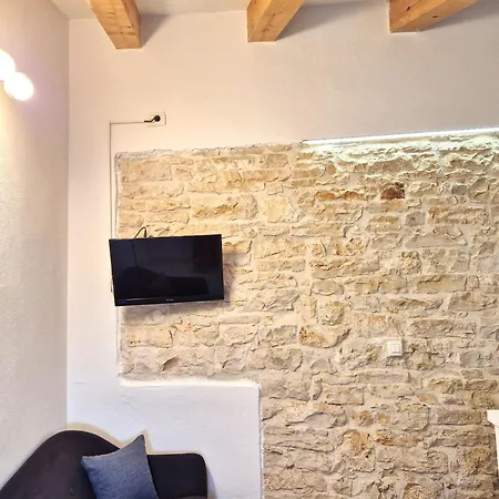 דירה Stone House Mate רובינייסקו סלו