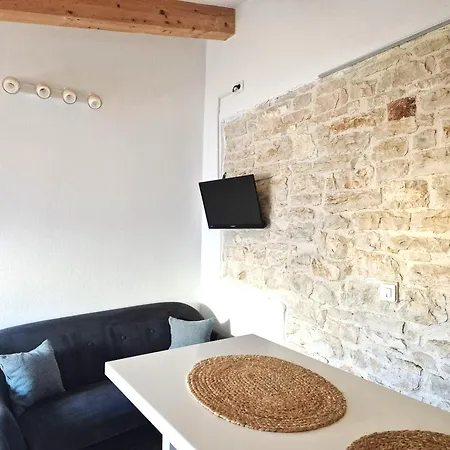 Stone House Mate *