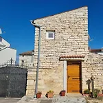 Stone House Mate Apartment