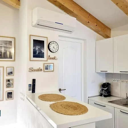 Stone House Mate Apartamento *