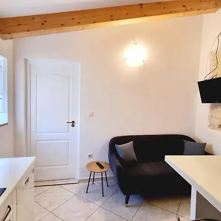 Stone House Mate Appartement