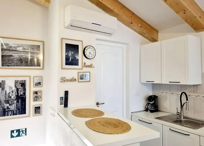 Stone House Mate Lejlighed *